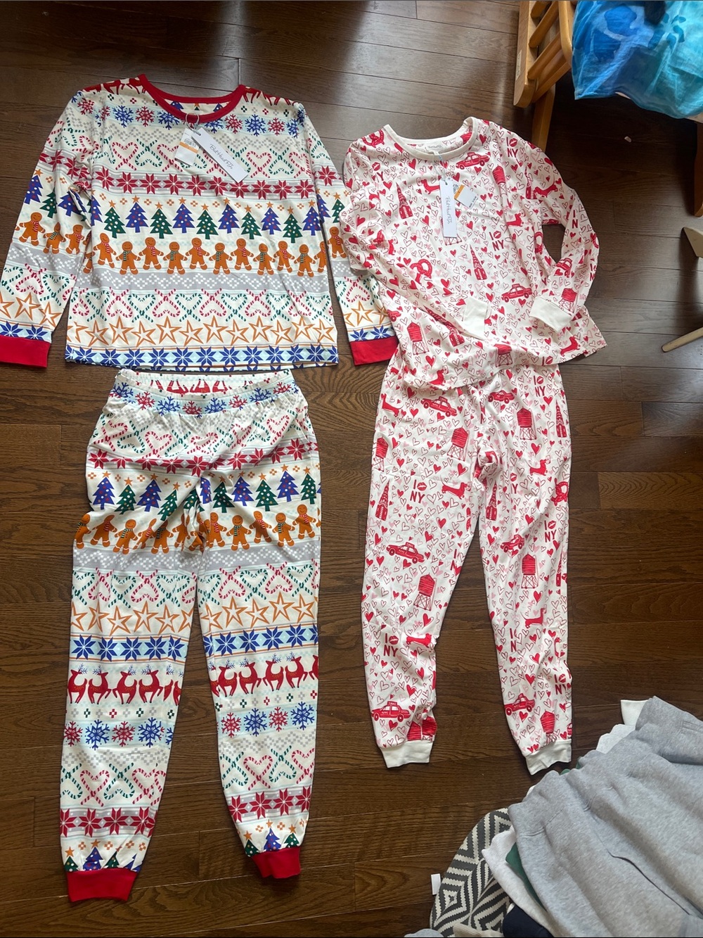 Women’s Holiday Fair Isle Pajama Set - White with Red & Multicolor Prints Sz S
